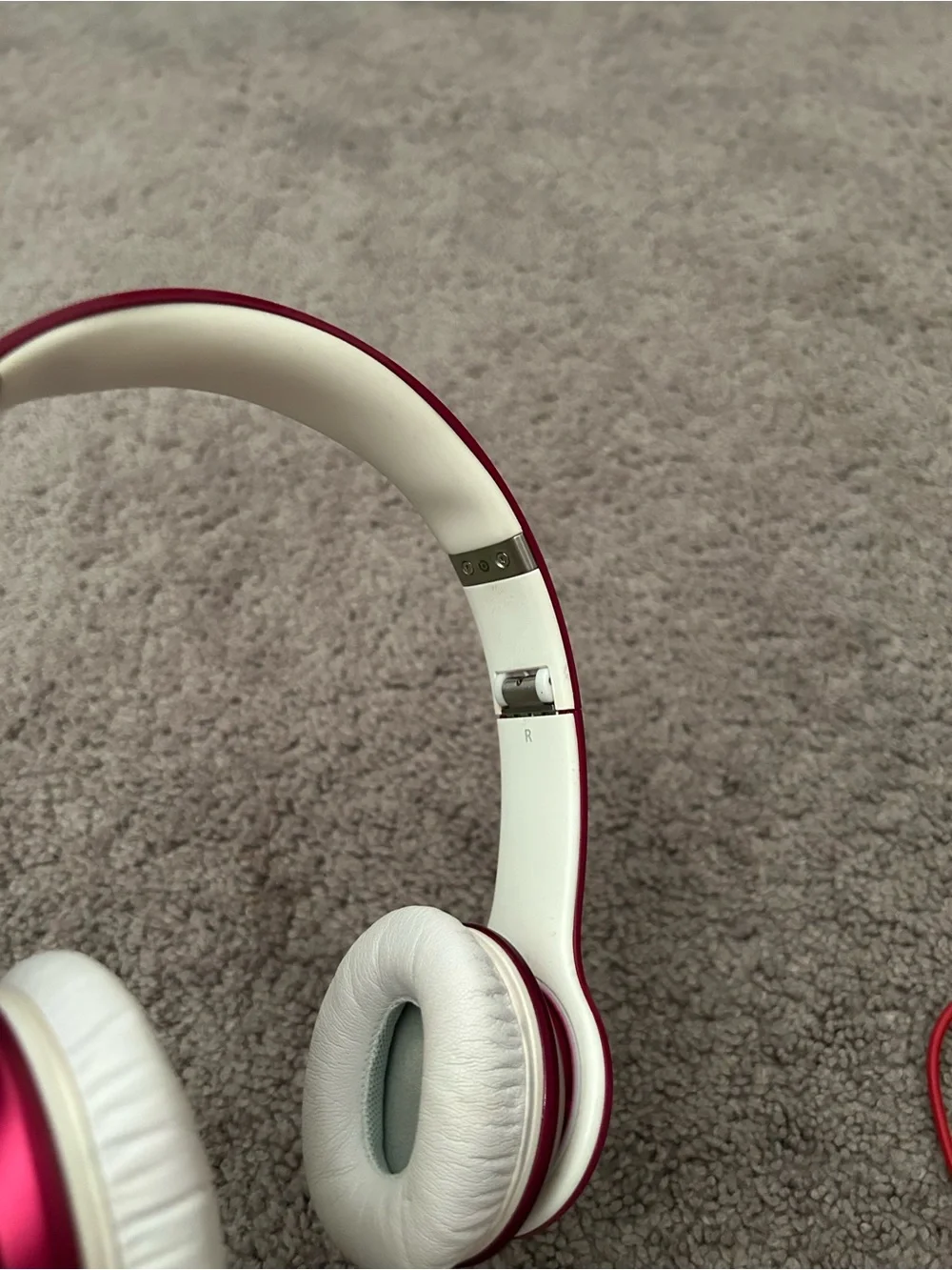 Beats by Dre Magenta/White On-Ear Headphones with Black Zip Case